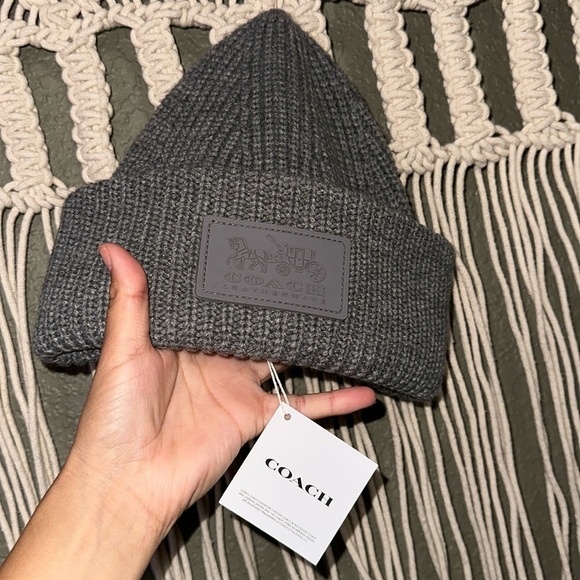 New Coach Beanie - Picture 3 of 4